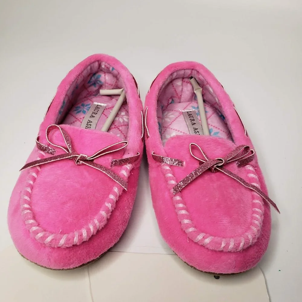 NWT Laura Ashley Kids Pink Velvet Cozy Warm House Slippers Soft Size M (13 - 1)